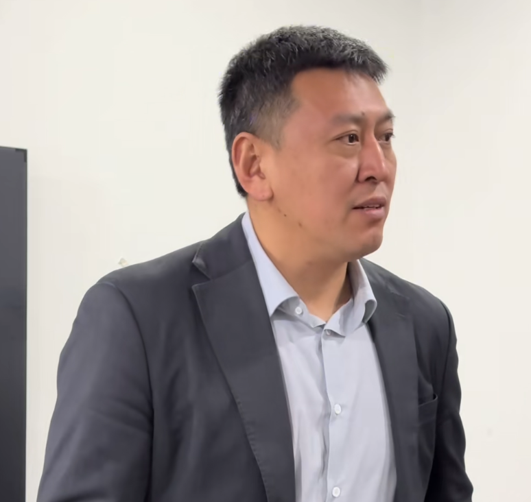 B体育官方网站-胜新疆更衣室！王世龙强调防守与反击，点出求胜欲，无金链子环节